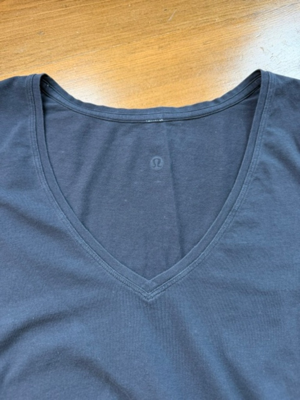Lululemon Basic Black Scoop Neck T-Shirt Cap Sleeve Minimalist Estimated Size 8 - Picture 3 of 4